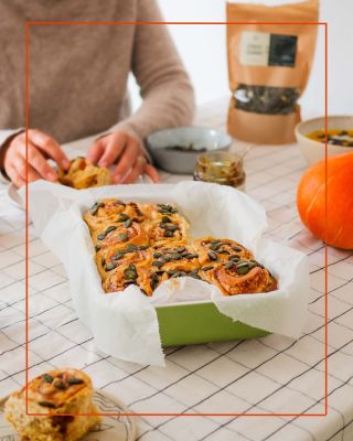 🍂 Podzim se dnes hlásí o slovo… A my s ním! 🌞 Zahrady, procházky, trouby vonící po semínkách — prostě sobota, jak má být....